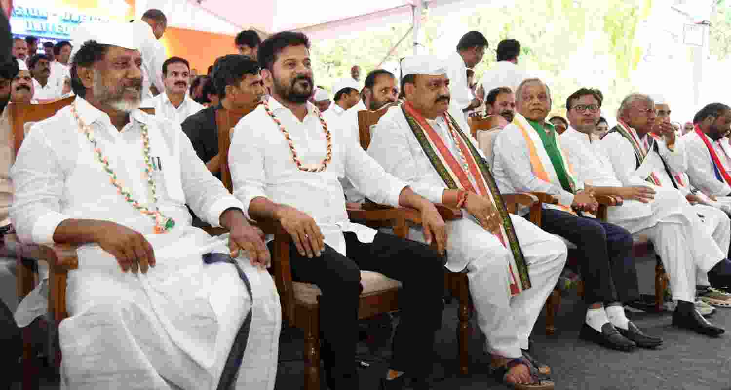 Revanth leads dharna at Jantar Mantar for BC quota in T'gana