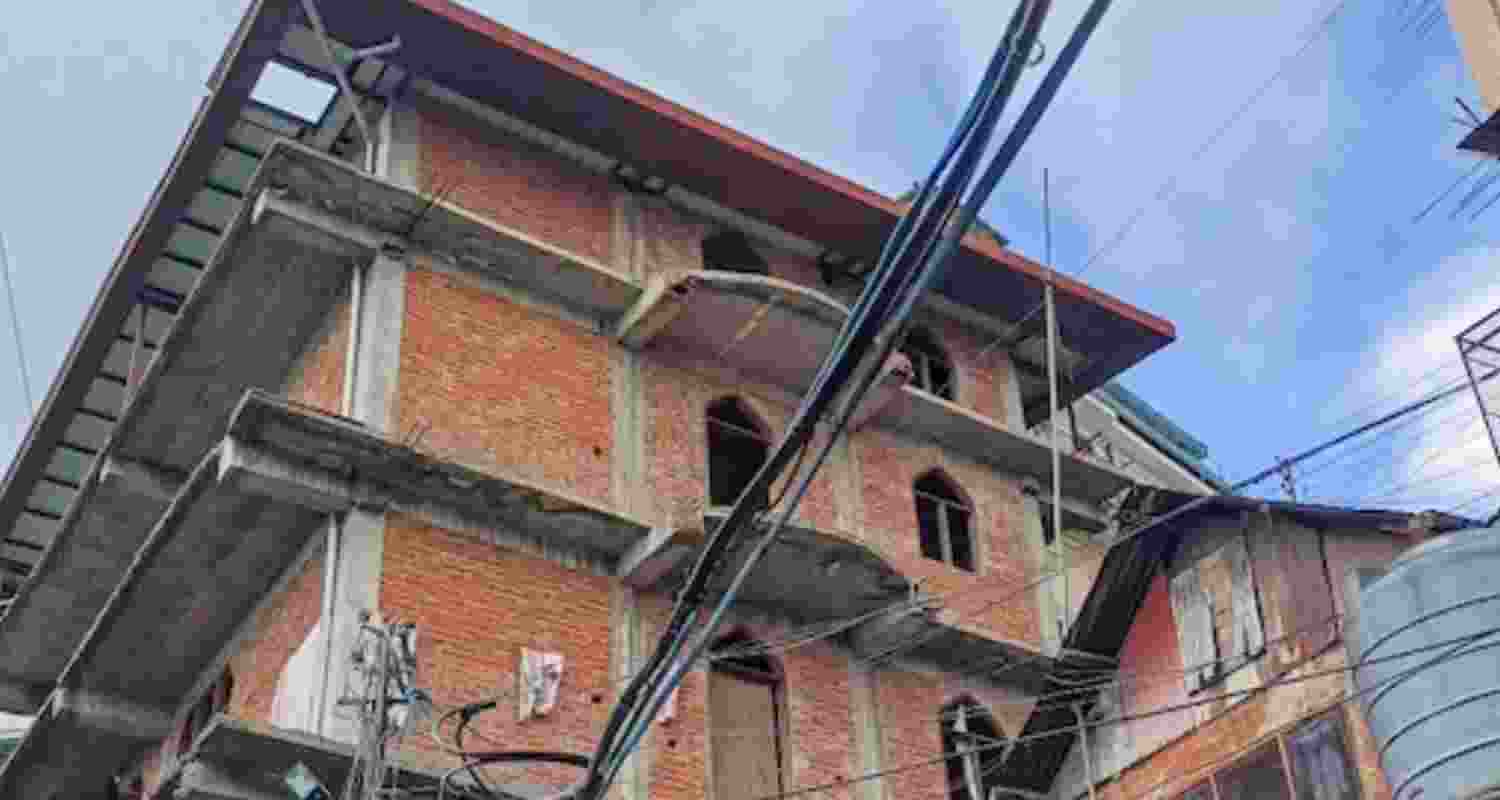 Shimla court seeks response from mosque committee, Waqf Board on remaining floors of Sanjauli Mosque. 