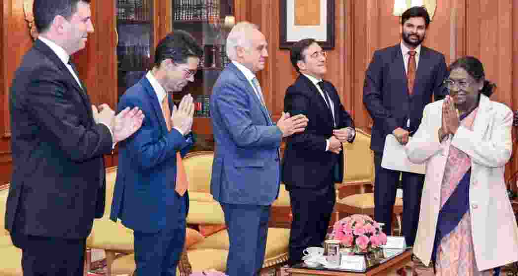 President Droupadi Murmu meets Spain’s Foreign Minister Jose Manuel Albares and other delegates at Rashtrapati Bhavan in New Delhi on Wednesday.