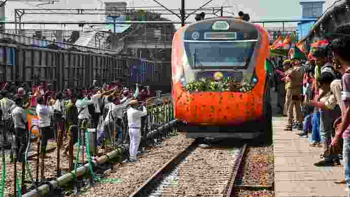 PM to flag off 6 new Vande Bharat trains today