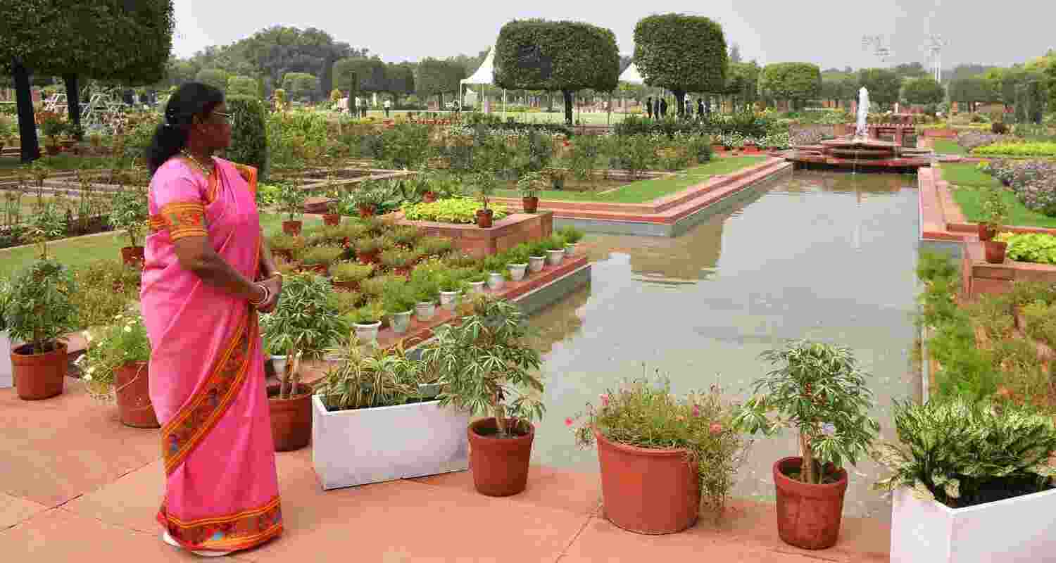 Droupadi Murmu Opens Amrit Udyan for Summer 2024 Viewing.