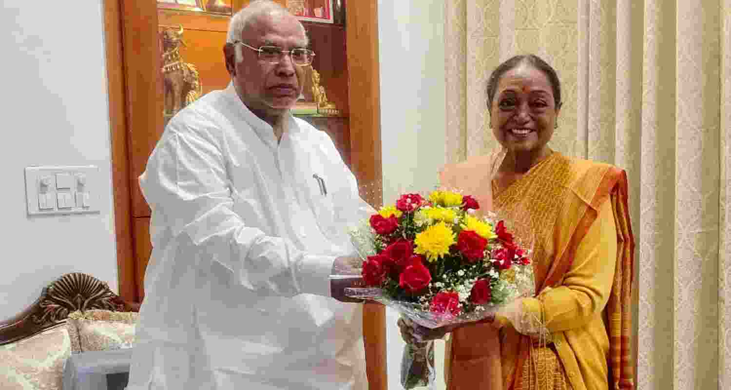 Meira Kumar urges ECI to ensure free and fair elections. File Photo.