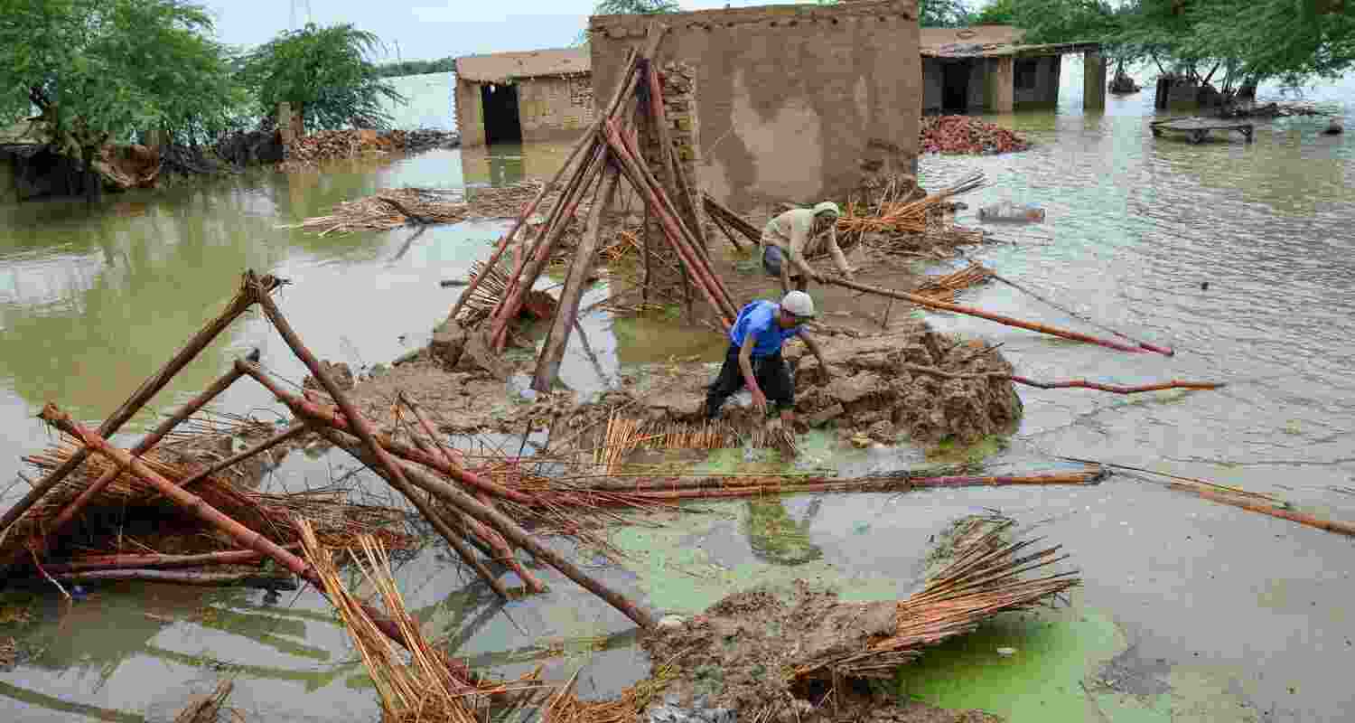 Pakistan Braces for More Rains as Death Toll Rises to 271.