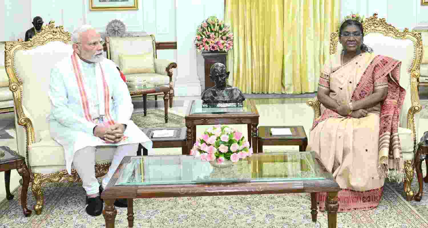 Rashtrapati Bhavan hosts PM Modi and HM Amit Shah.