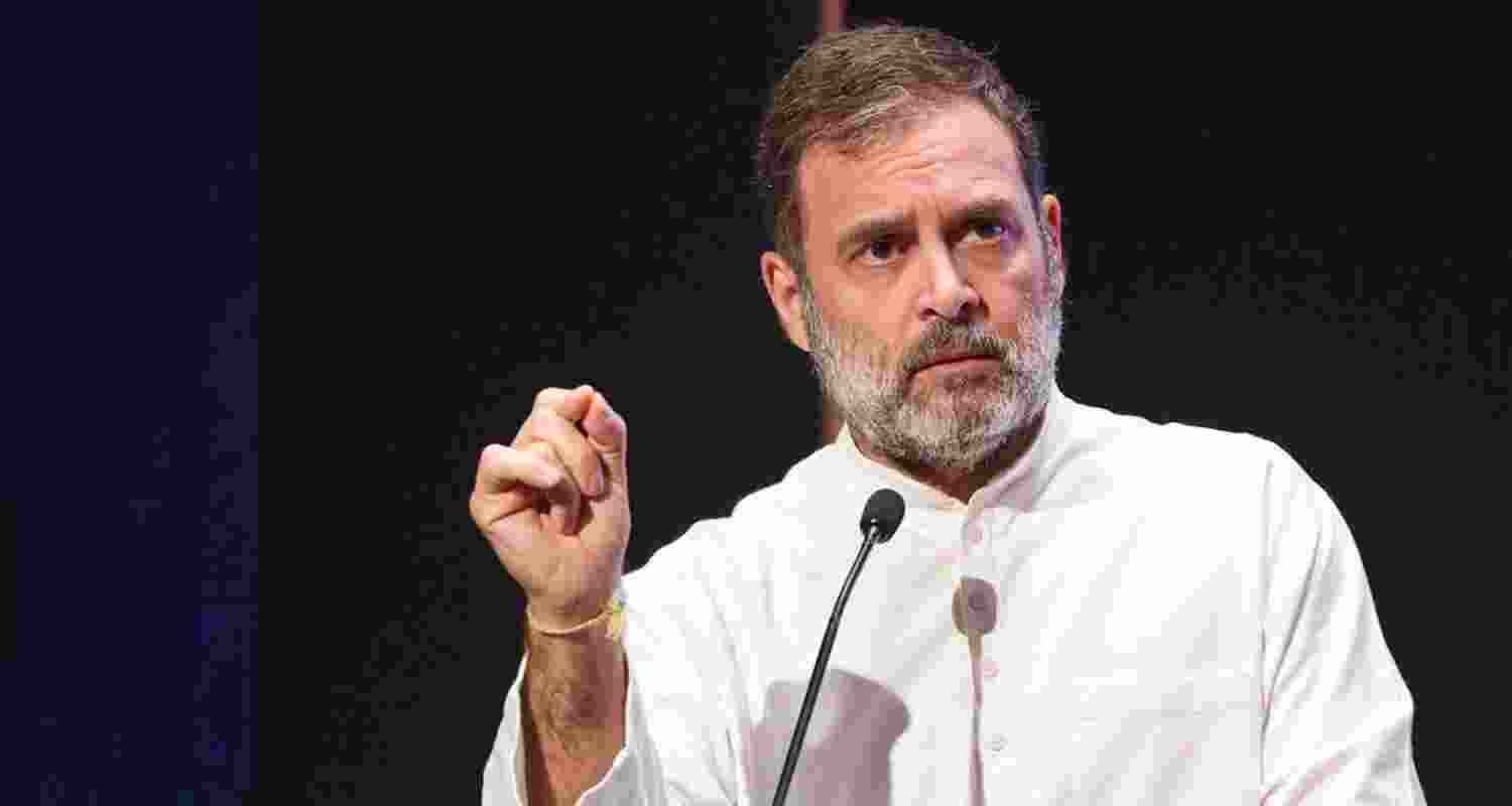 Congress slams govt over lathi charge on SSC job aspirants.