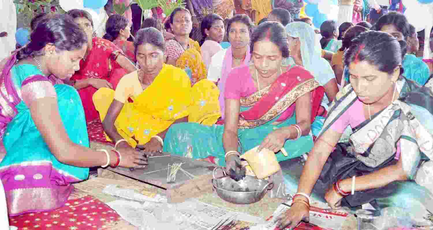 Hemant Soren govt plans new women empowerment scheme.