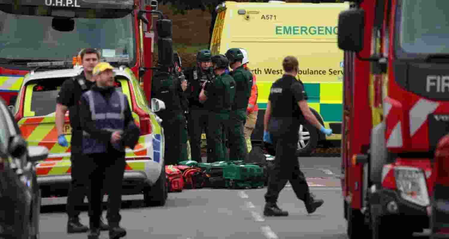 Suspect shot dead after deadly Manchester synagogue attack.