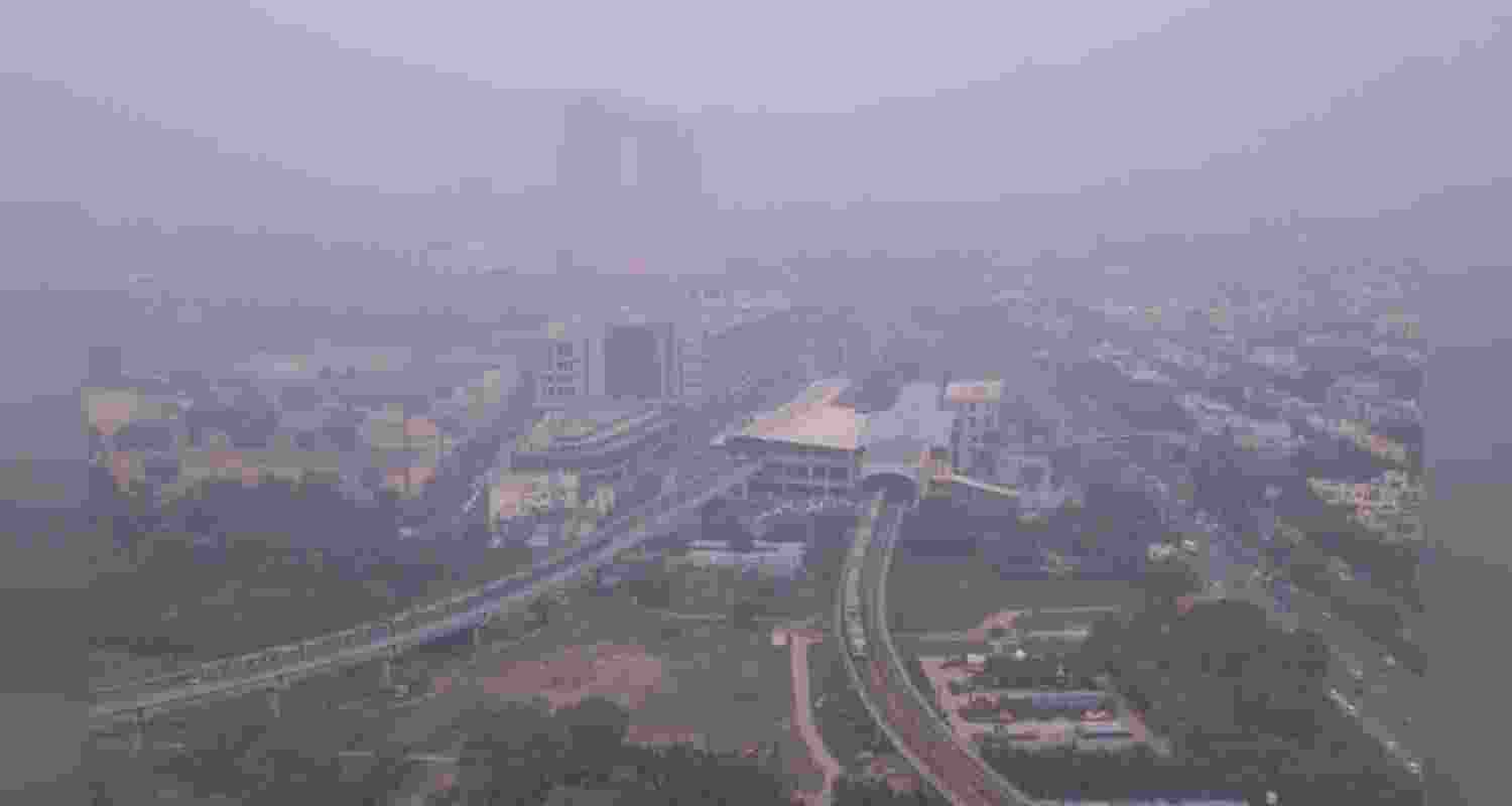 Delhi's air quality deteriorates on Saturday, turns 'very poor'