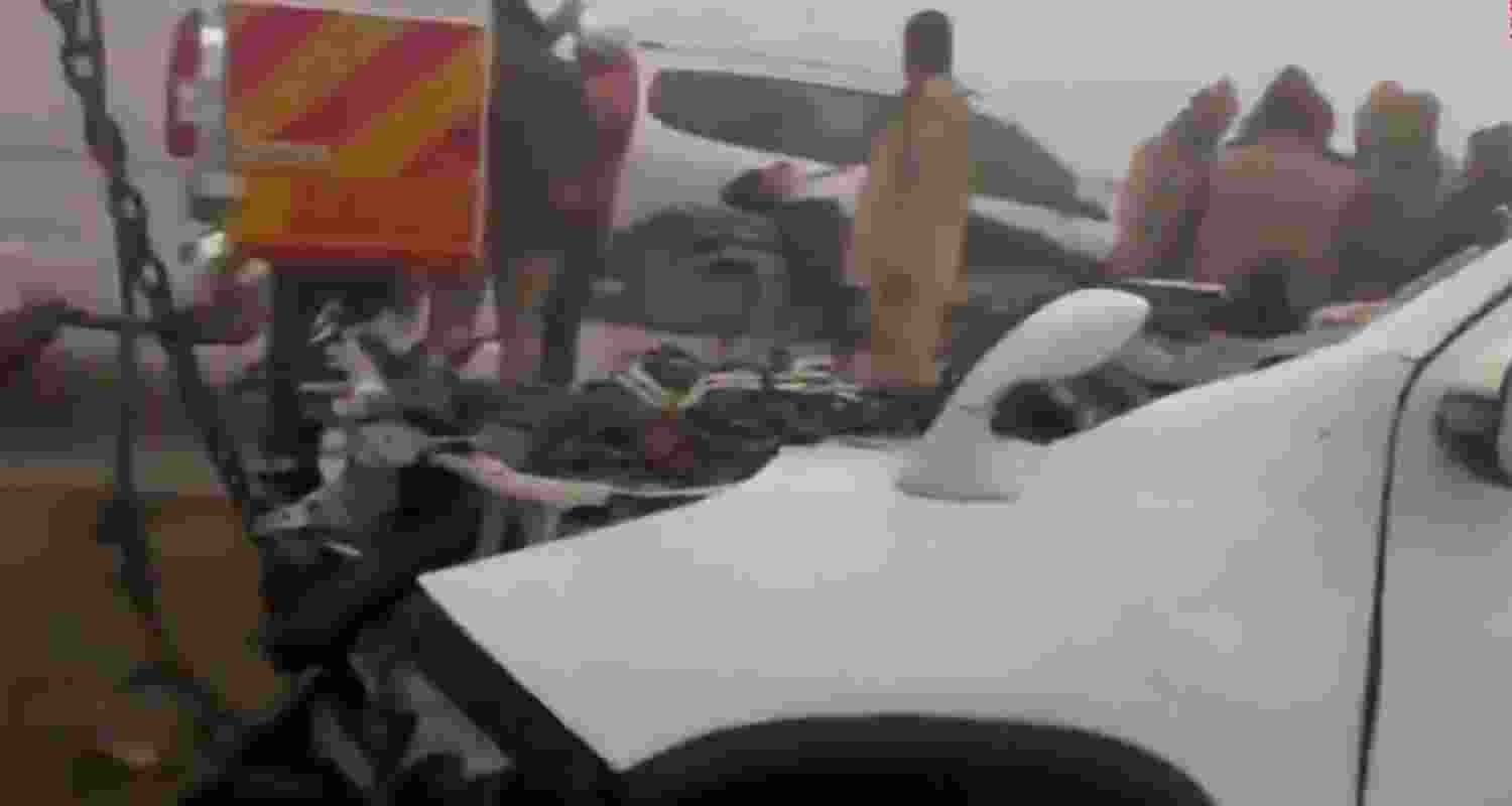 Dense fog on the Agra–Lucknow Expressway in Unnao led to a fatal road accident when a car rammed into the central divider. Four killed on the spot. 