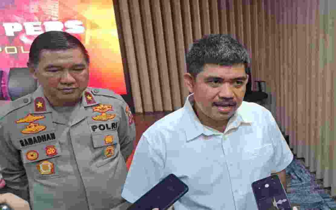 A former Al-Qaeda affiliated militant, Yudi Lukito Kurniawan, 51, is being investigated by the police for his links to Indonesia's terrorist networks and for planning to attack the Singapore stock exchange building.