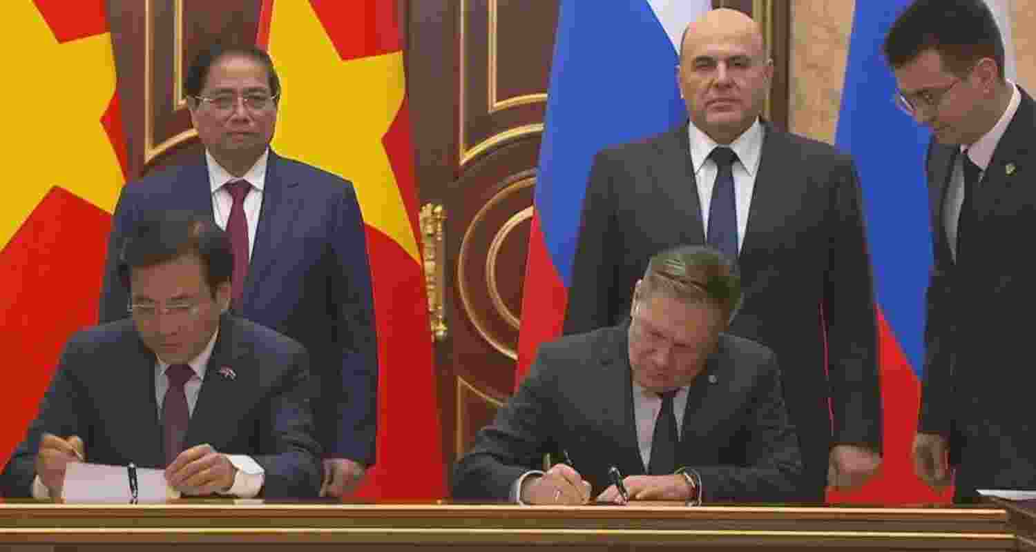 Vietnam signs deal with Russia to build Ninh Thuan 1 nuclear plant, reviving atomic energy plans to boost energy security and cut emissions.