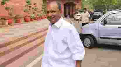 Rahul or Priyanka? A.K. Antony hints at Gandhi family's UP candidacy