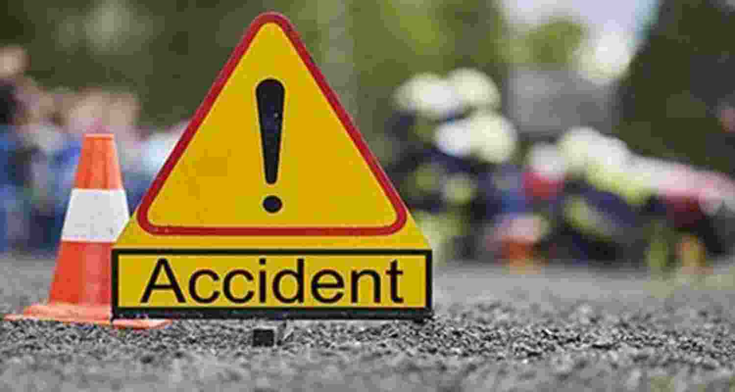 Three dead, several hurt as truck mounts footpath in Bengal