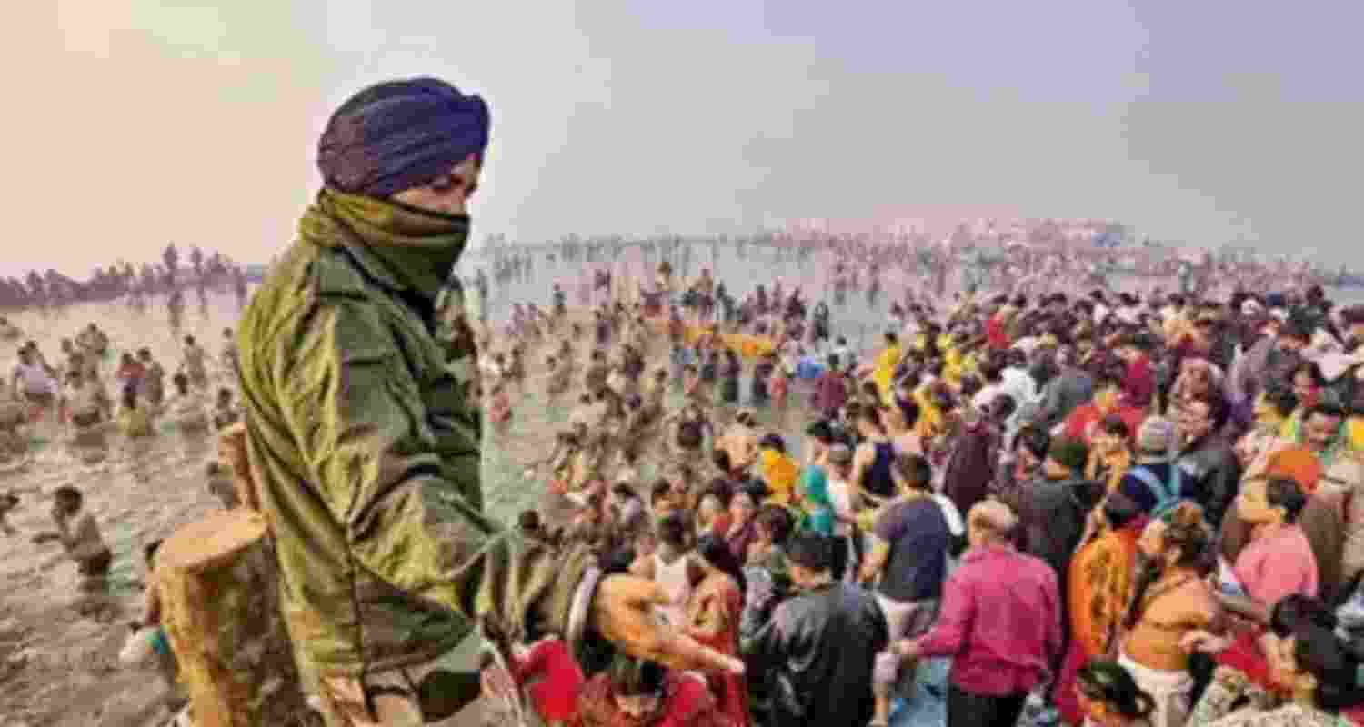 6 Chhattisgarh pilgrims die in road crash on way to Maha Kumbh