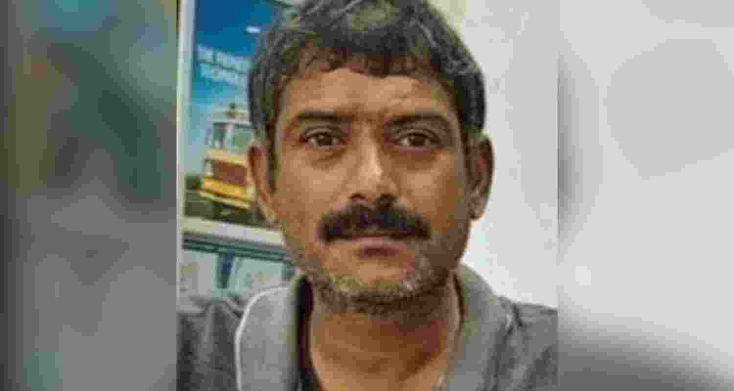 Akhilesh Yadav, son of JD(U) MLA Vibha Devi, dies after car crashes into tree in Bihar’s Nawada; accident raises fresh road safety concerns.