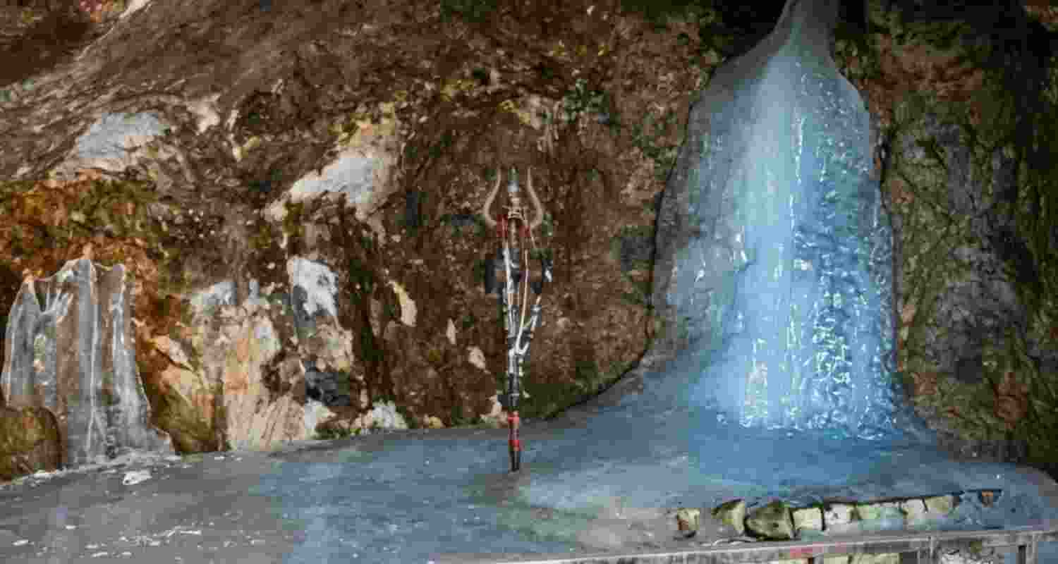 A fresh batch of 1,795 Amarnath pilgrims left Jammu for Kashmir under tight security, taking the total departures from the base camp to 1.34 lakh.