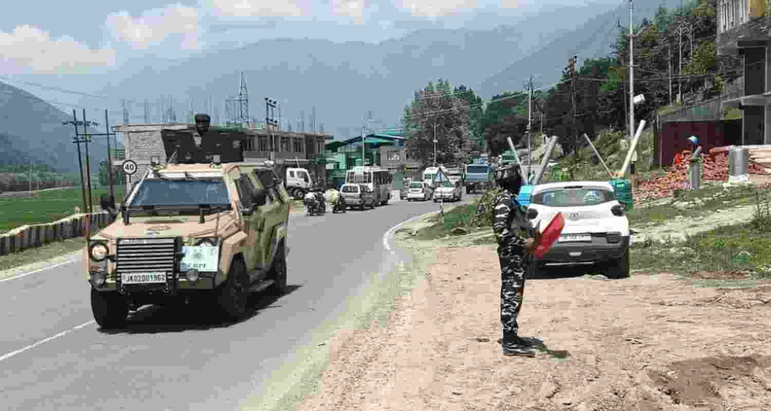 A fresh batch of 3,632 Amarnath pilgrims left Jammu for Baltal and Pahalgam under tight security as the Yatra crossed 3 lakh pilgrims in 13 days.