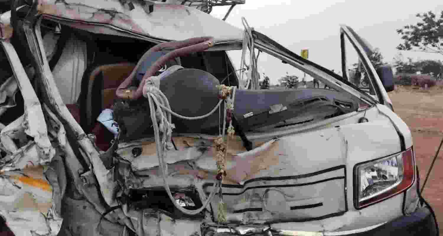 Wreckage of a vehicle is seen after a lorry collided with a tanker, in Mantralayam, Kurnool district, Andhra Pradesh, Thursday, April 16, 2026. Eight casualties are reported, according to officials. 