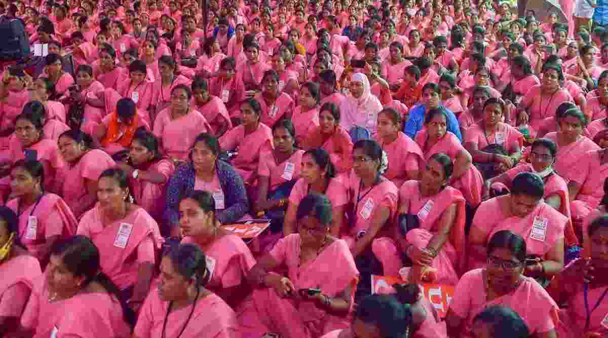 ASHA workers to bring 50 women each for Ladki Bahin launch