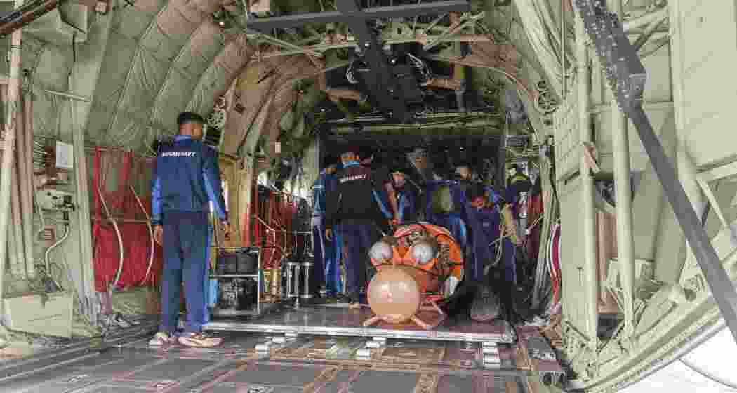 Coal India's heavy-duty pump arrives at Silchar airport via Mi-17 chopper for assembly at the site, aiding in rescue operations at the flooded rat-hole coal mine in Assam.
