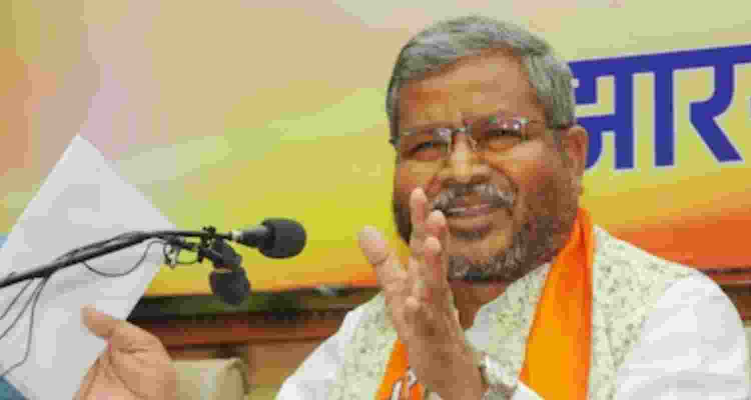Ahead of Jharkhand Rajya Sabha polls, NDA shifts MLAs to a Ranchi hotel as BJP-backed candidate Parimal Nathwani seeks support.