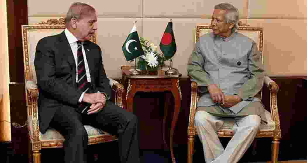 Chief Adviser Professor Muhammad Yunus with Pakistan Prime Minister Shehbaz Sharif in the Egyptian capital, Cairo. File photo.