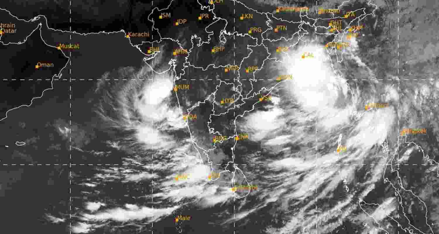 Cyclone brewing in Bay leading to downpour in Bengal
