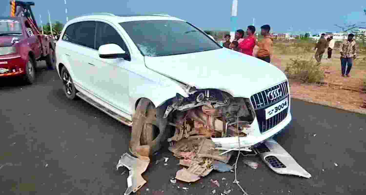 15-year-old boy dies in Hubballi while filming risky social media stunt; police probe crash involving minors, raising safety concerns over reels.