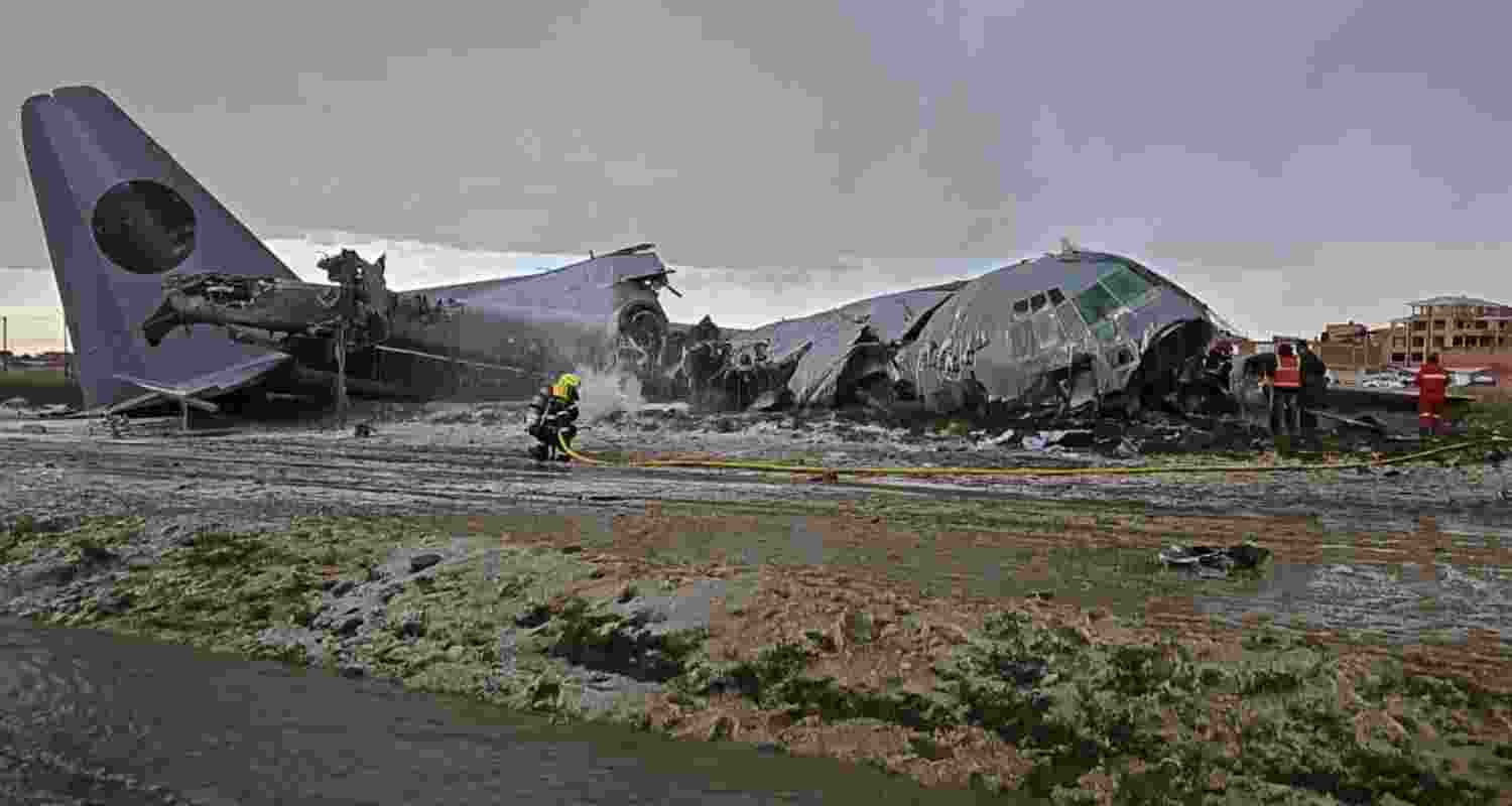 The disaster forced the immediate closure of El Alto International Airport, a vital hub for the region. 