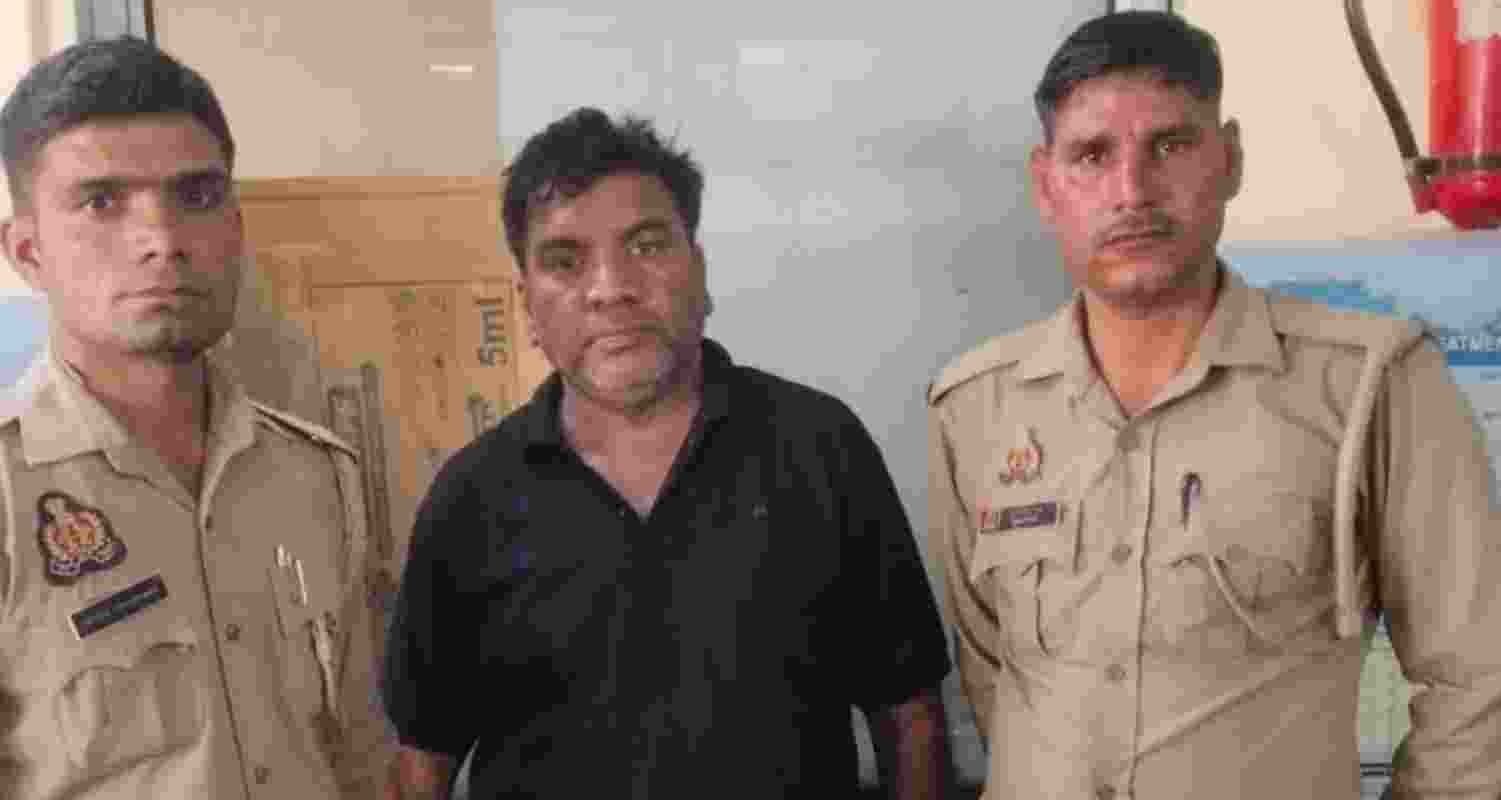 Pak national held in Bulandshahr for living with forged documents