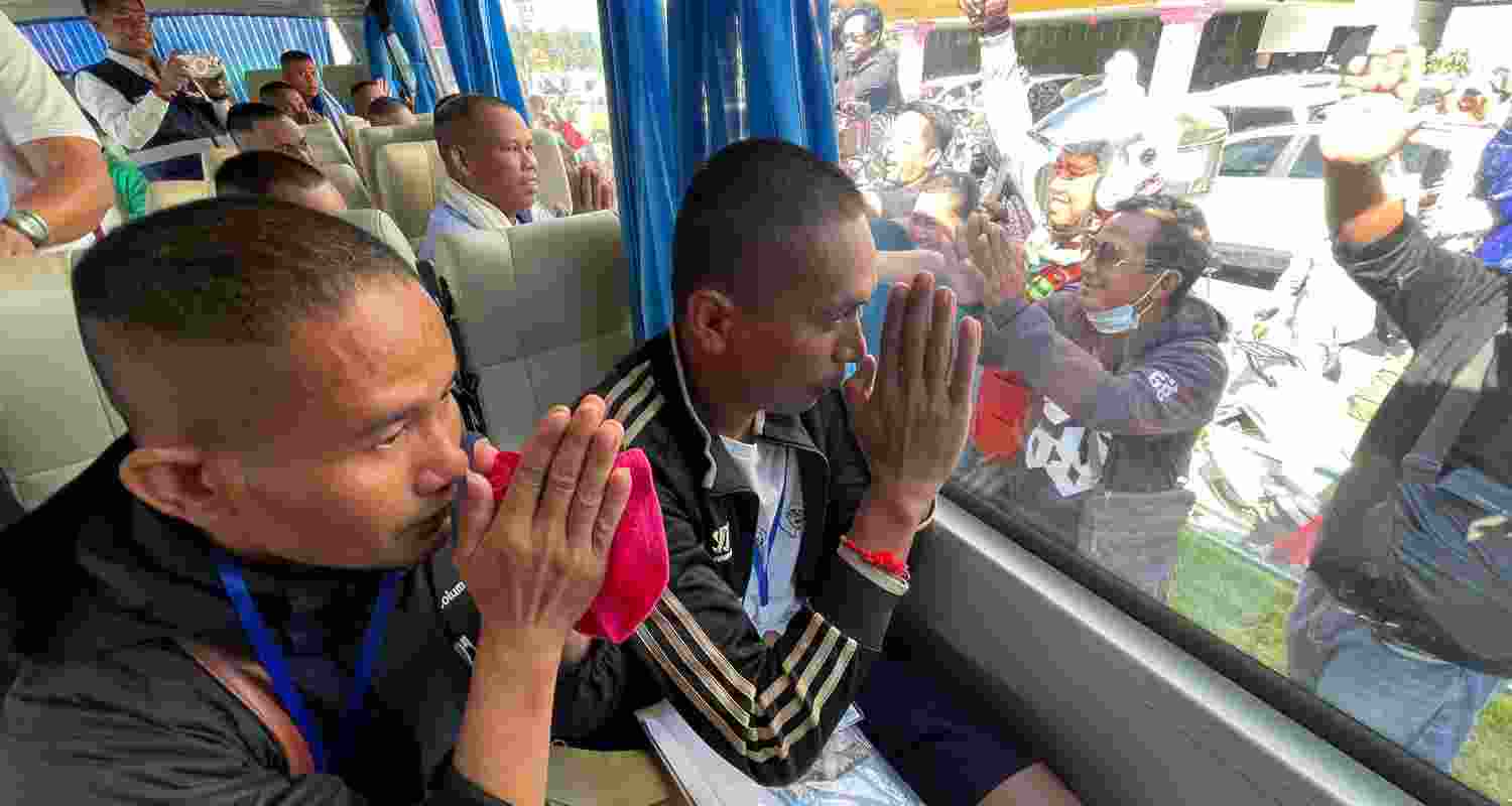 Thailand releases 18 Cambodian prisoners of war