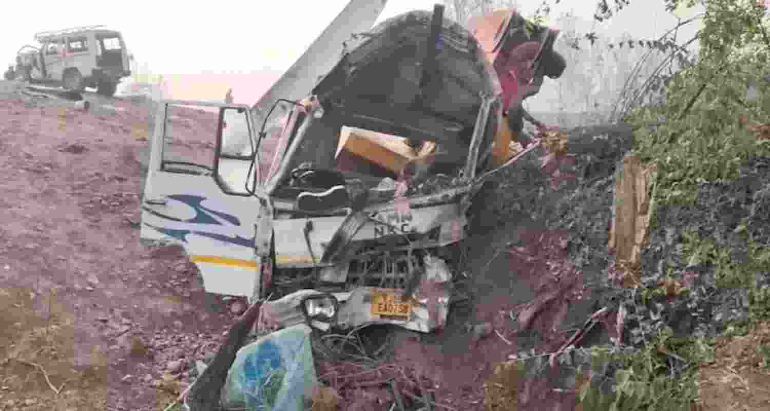 4 killed, several injured in Budgam truck-vehicle crash