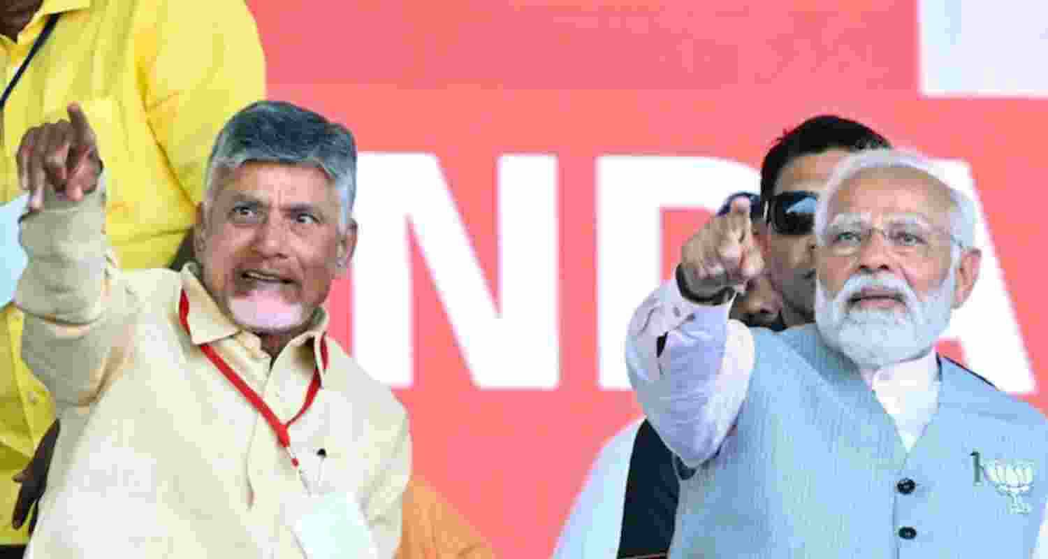 Andhra Pradesh CM Chandrababu Naidu and PM Narendra Modi,  File Photo.