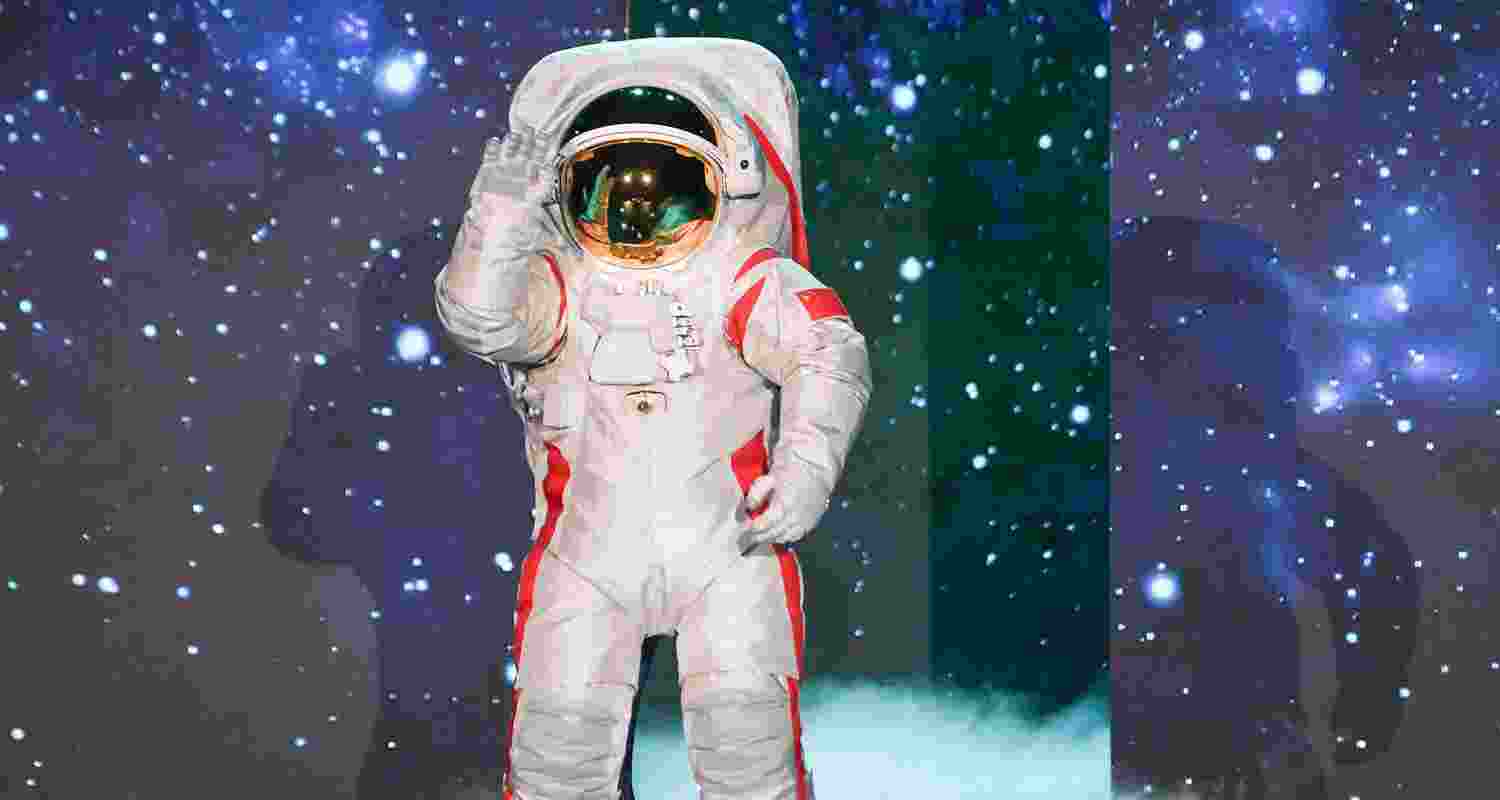 The mission will employ a comprehensive exploration approach encompassing orbiting, landing, roving and hopping.