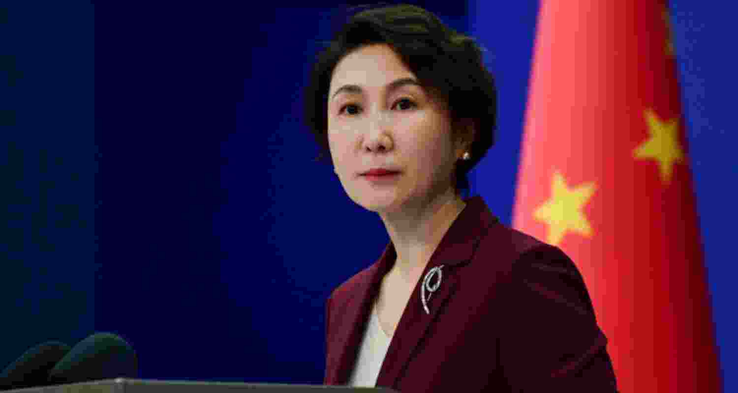 China says its ships crossed Strait of Hormuz amid tensions, urges peace as Gulf conflict impacts global oil routes.