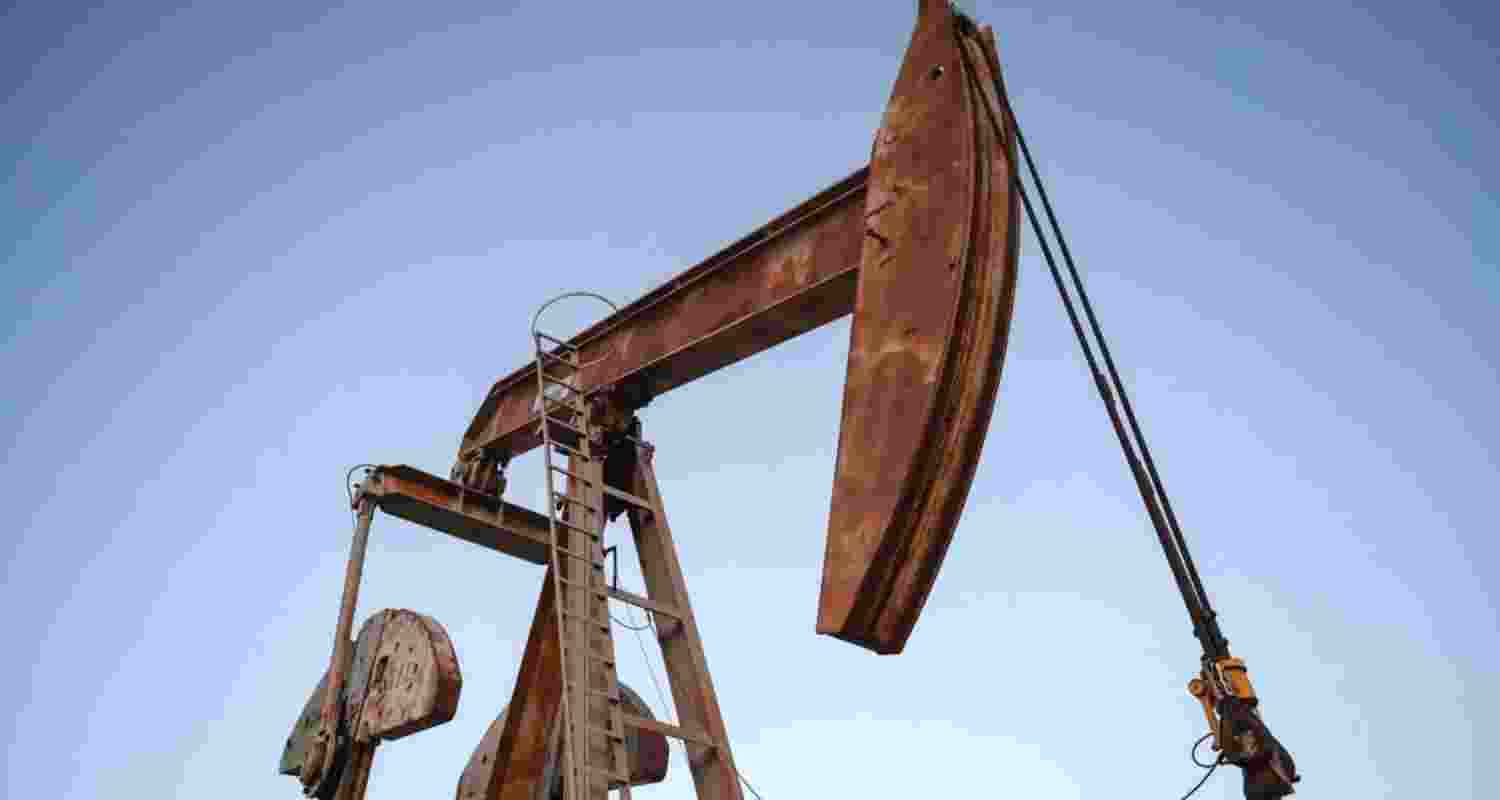 Oil prices hover near $95 as US-Iran talks lift hopes of easing tensions; markets expect crude to fall if ceasefire holds and negotiations progress.