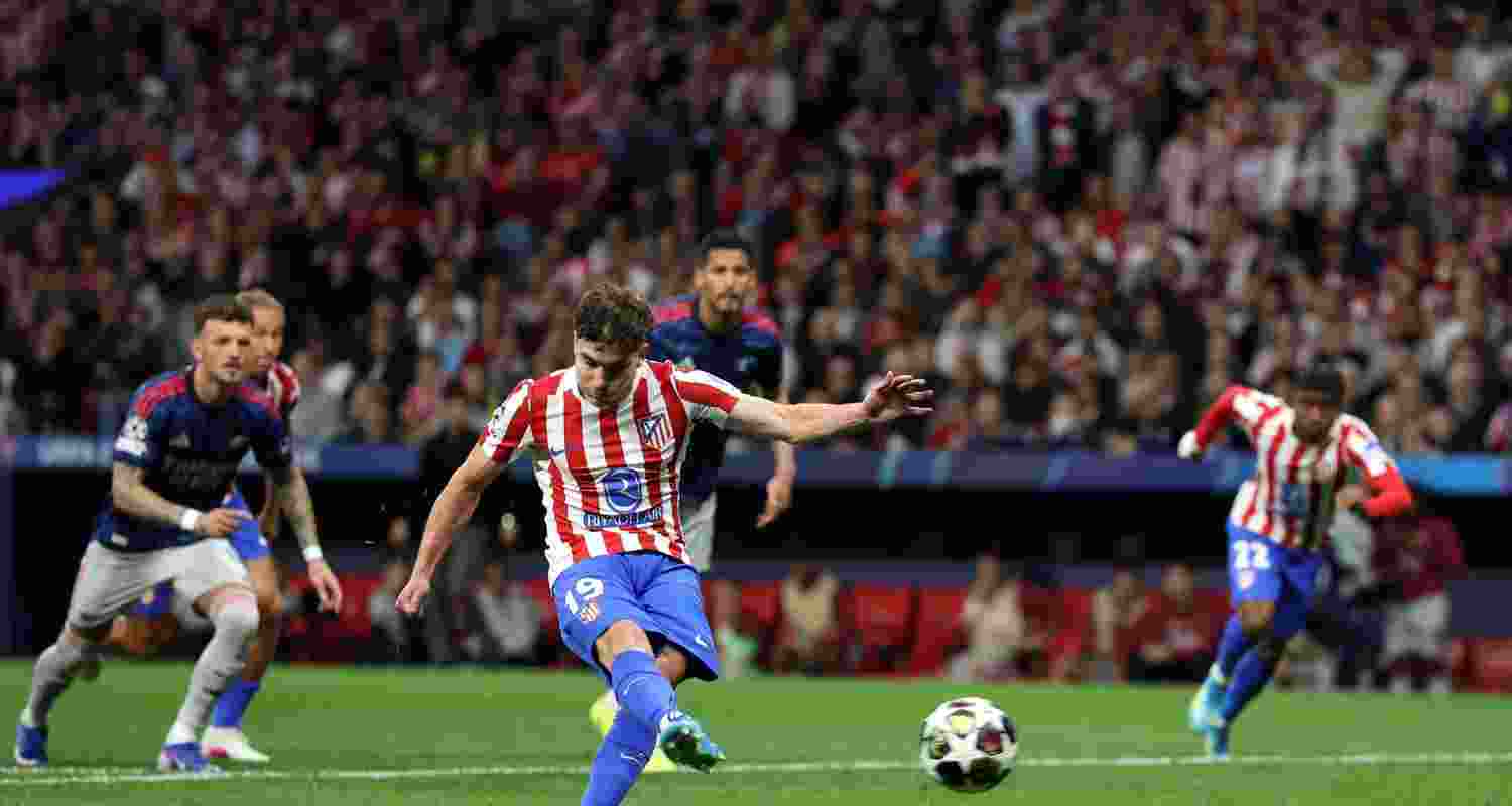 Atletico Madrid and Arsenal players in action in the first leg of the Champions League semifinals.