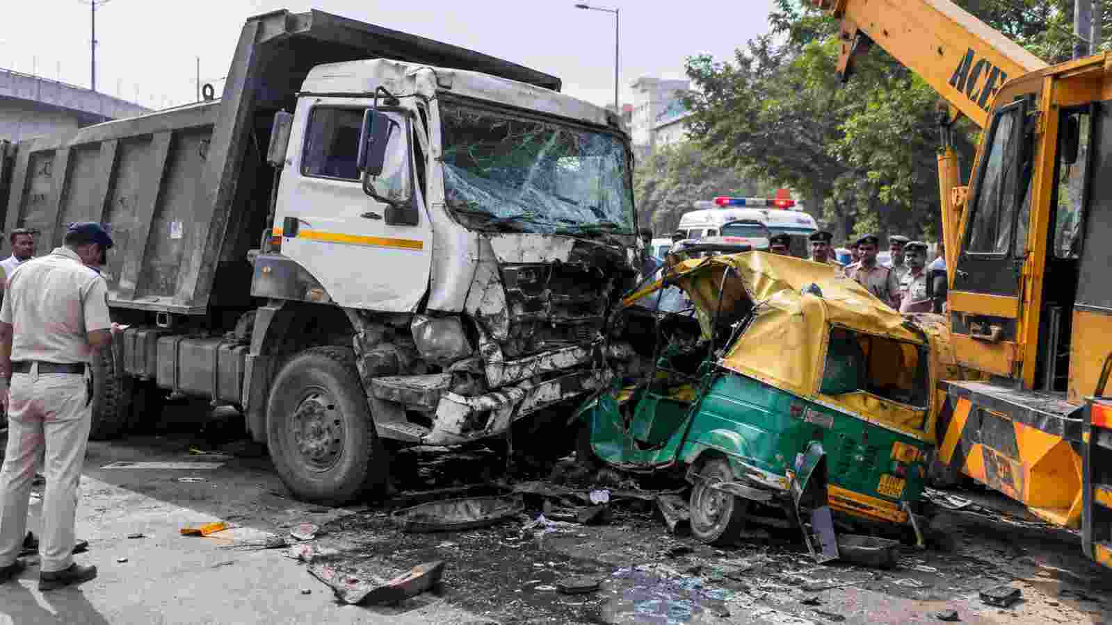  Delhi dumper crash