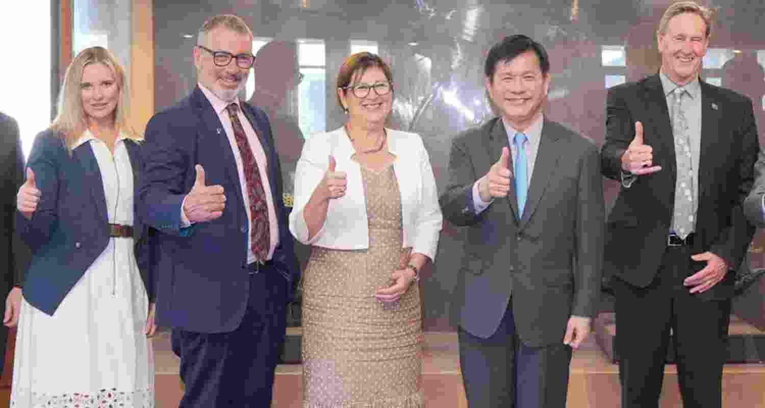 A file photograph of Taiwan Foreign Minister Lin Chia-lung (second from right) with the four New Zealand lawmakers in question.