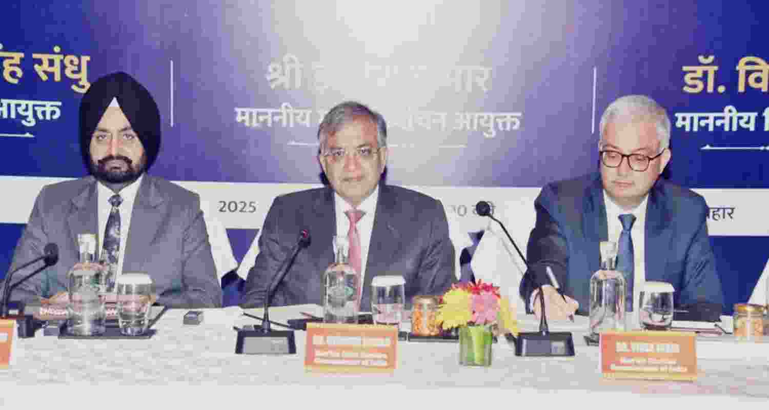 EC meets Bihar's political parties, polls likely post Chhath Puja