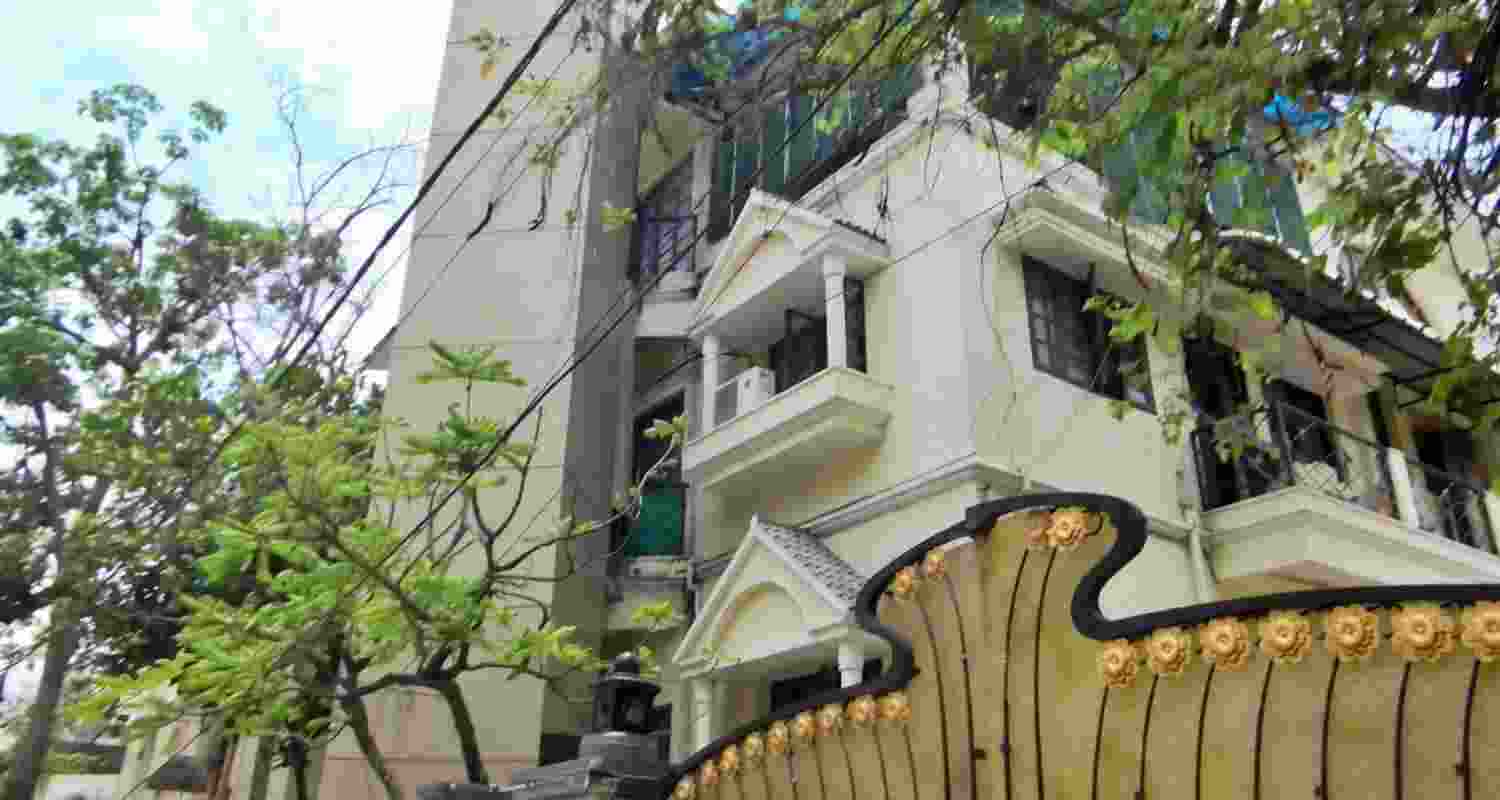 Wife of a retired DGP was allegedly murdered during a robbery at her Hyderabad home in Jubilee Hills, with police suspecting the role of a domestic help.