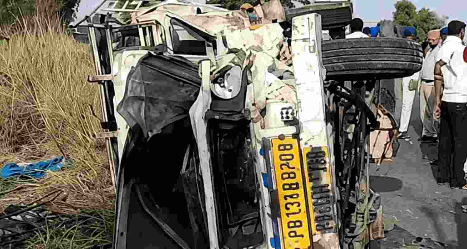 Seven people were killed and over 10 injured after a pickup vehicle collided with a truck on the Ferozepur-Fazilka road in Punjab.
