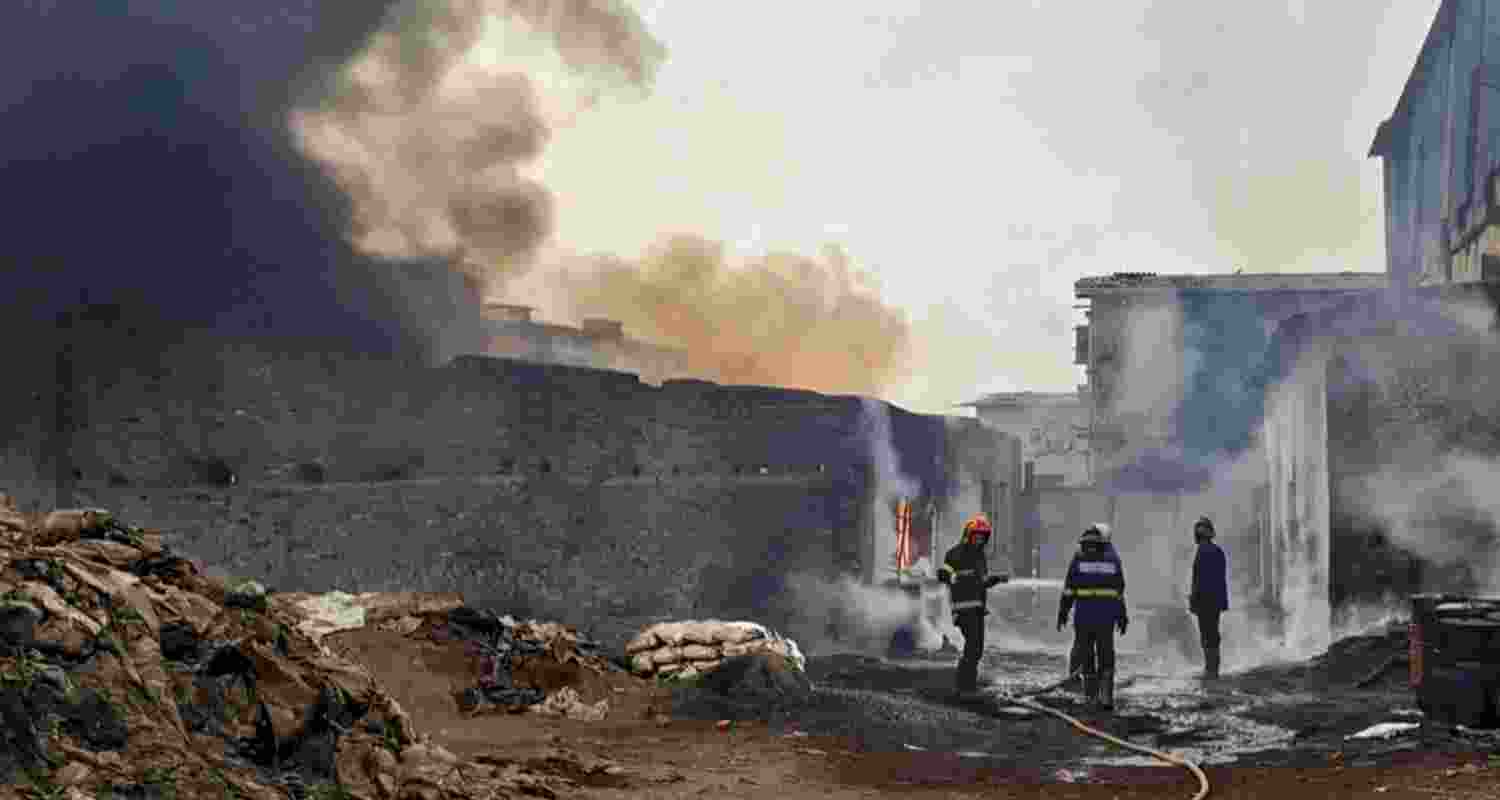 Representative image. Two killed, four injured in explosion at illegal firecracker unit in Palghar; probe underway into safety lapses and licensing violations.