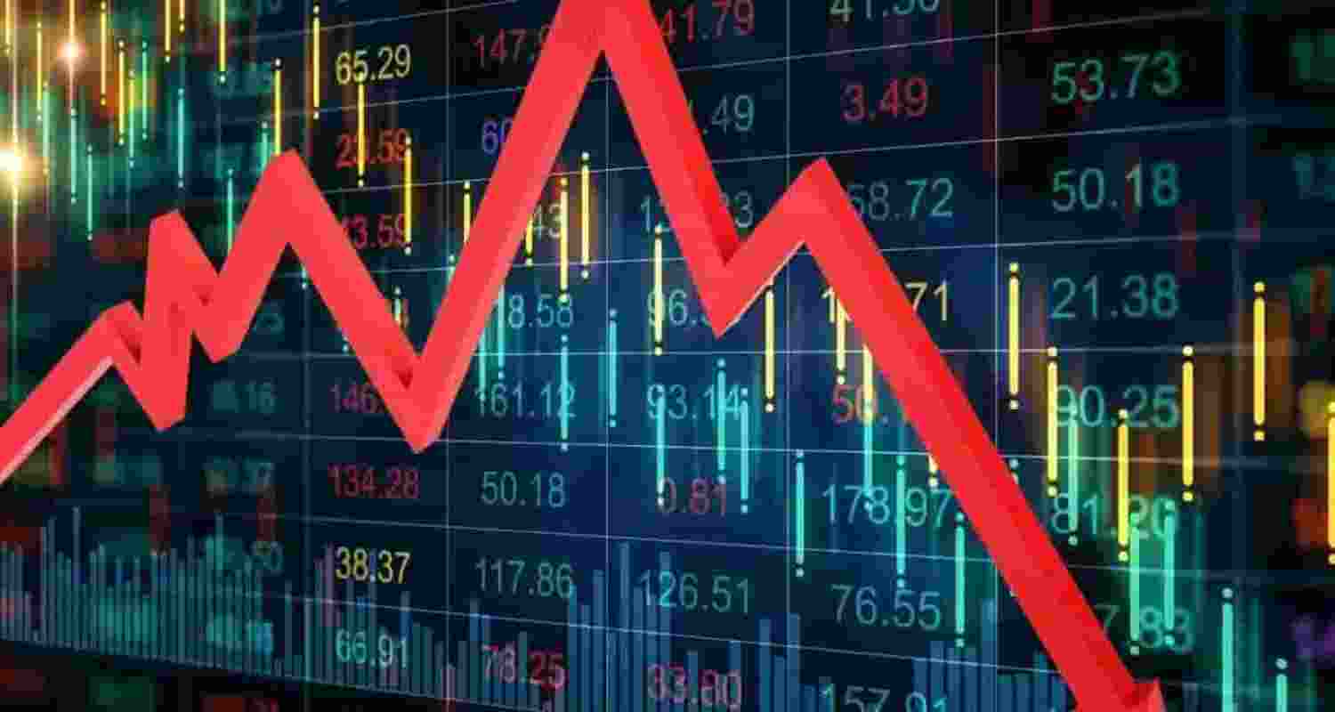 While the markets largely anticipate a 25-basis-point rate cut by the Fed and a rate hike by the BoJ, forward guidance for 2026 will be critical