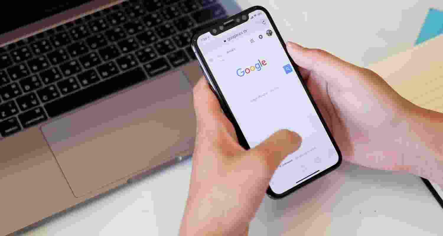 Google introduces Gmail username change feature, letting users pick a new address while keeping the old one active as an alternate login option.