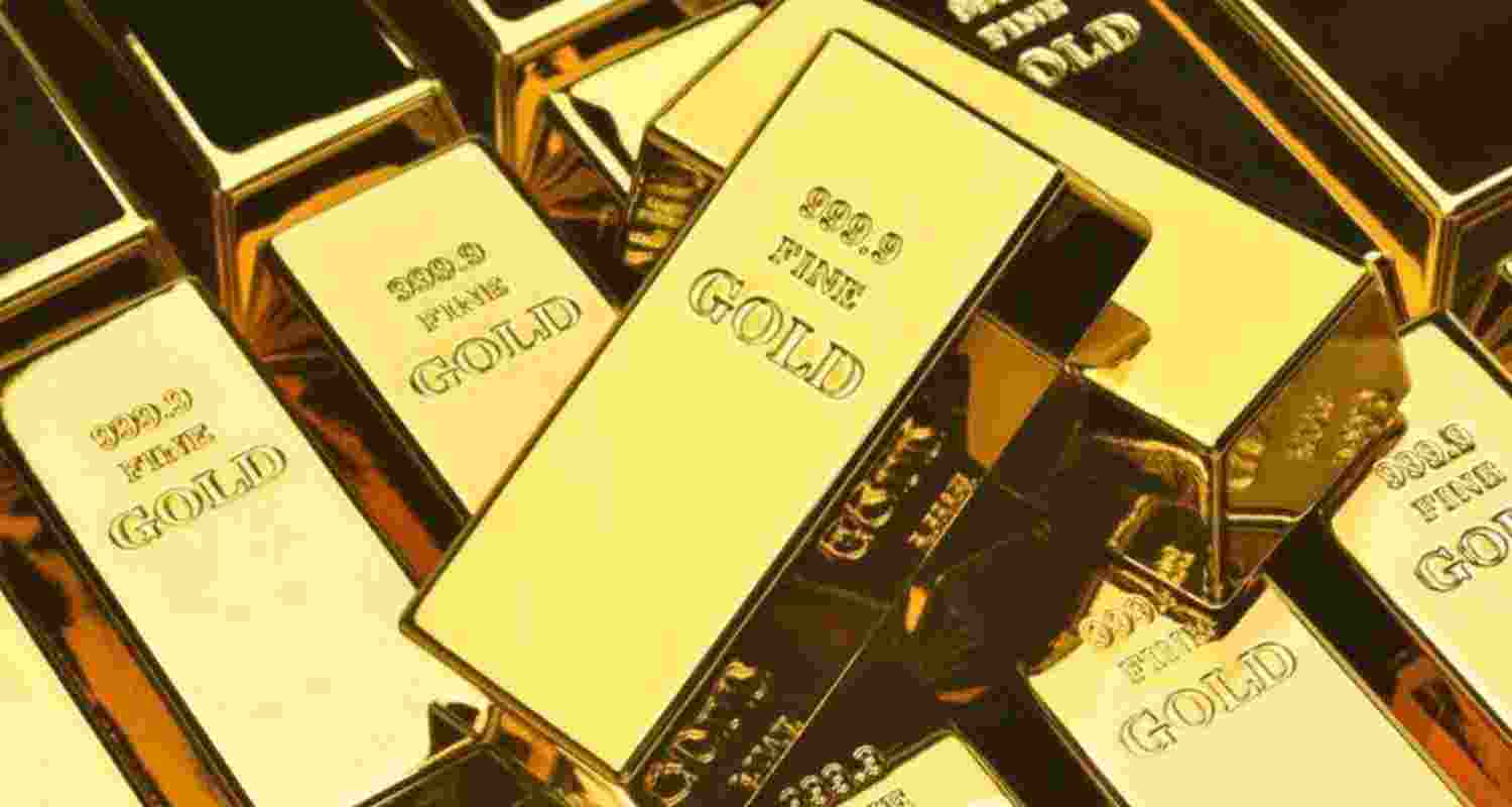Gold hits six-day high in India on Saturday amid West Asia war; safe-haven demand lifts prices while silver dips slightly despite inflation and oil concerns.