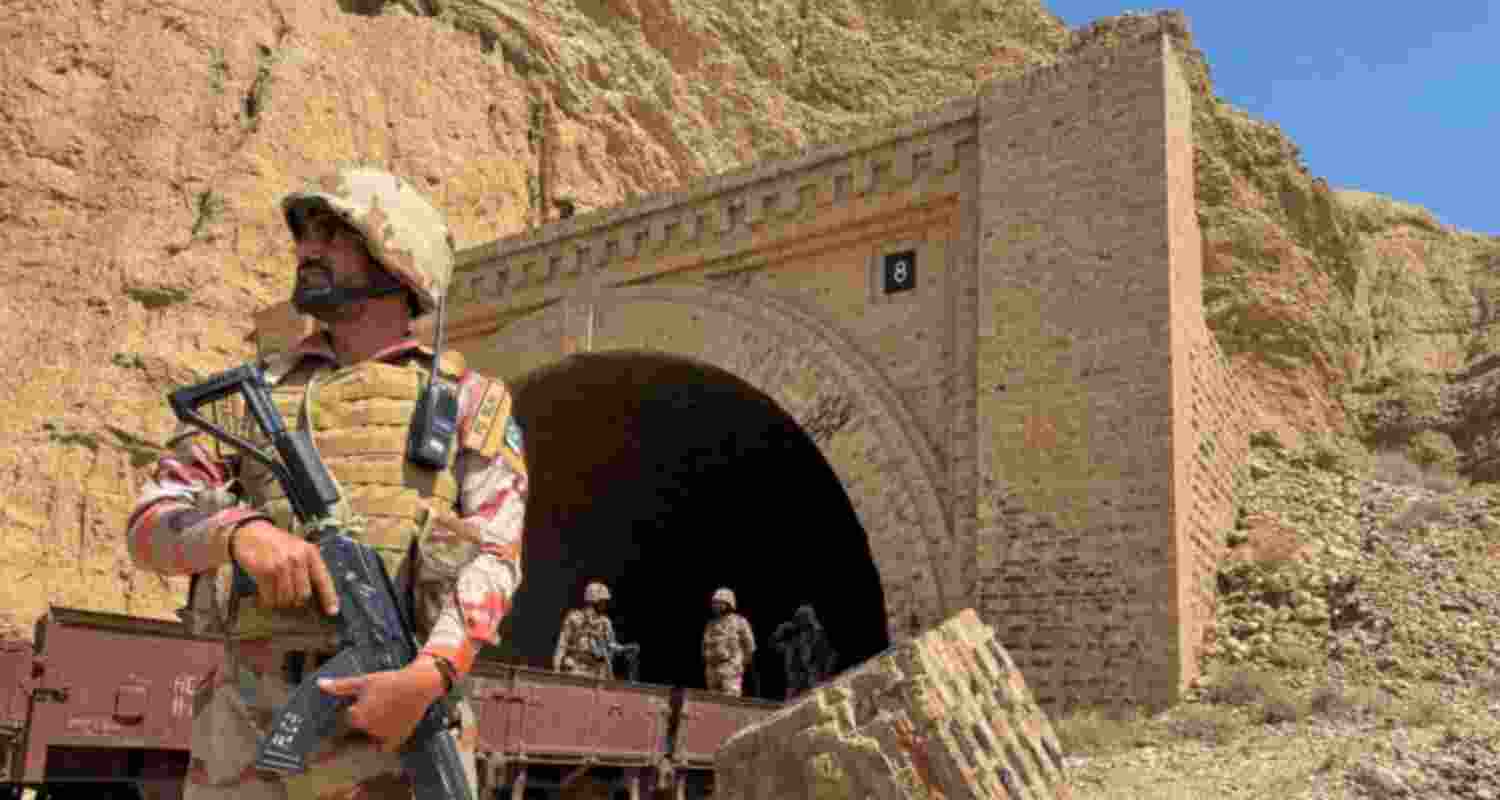 Security forces standing guard near Darakshan on the outskirts of Quetta.