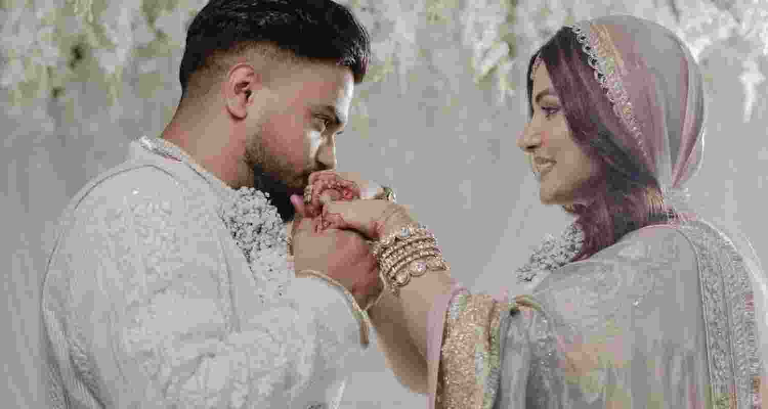 Hina Khan marries Rocky Jaiswal in intimate ceremony