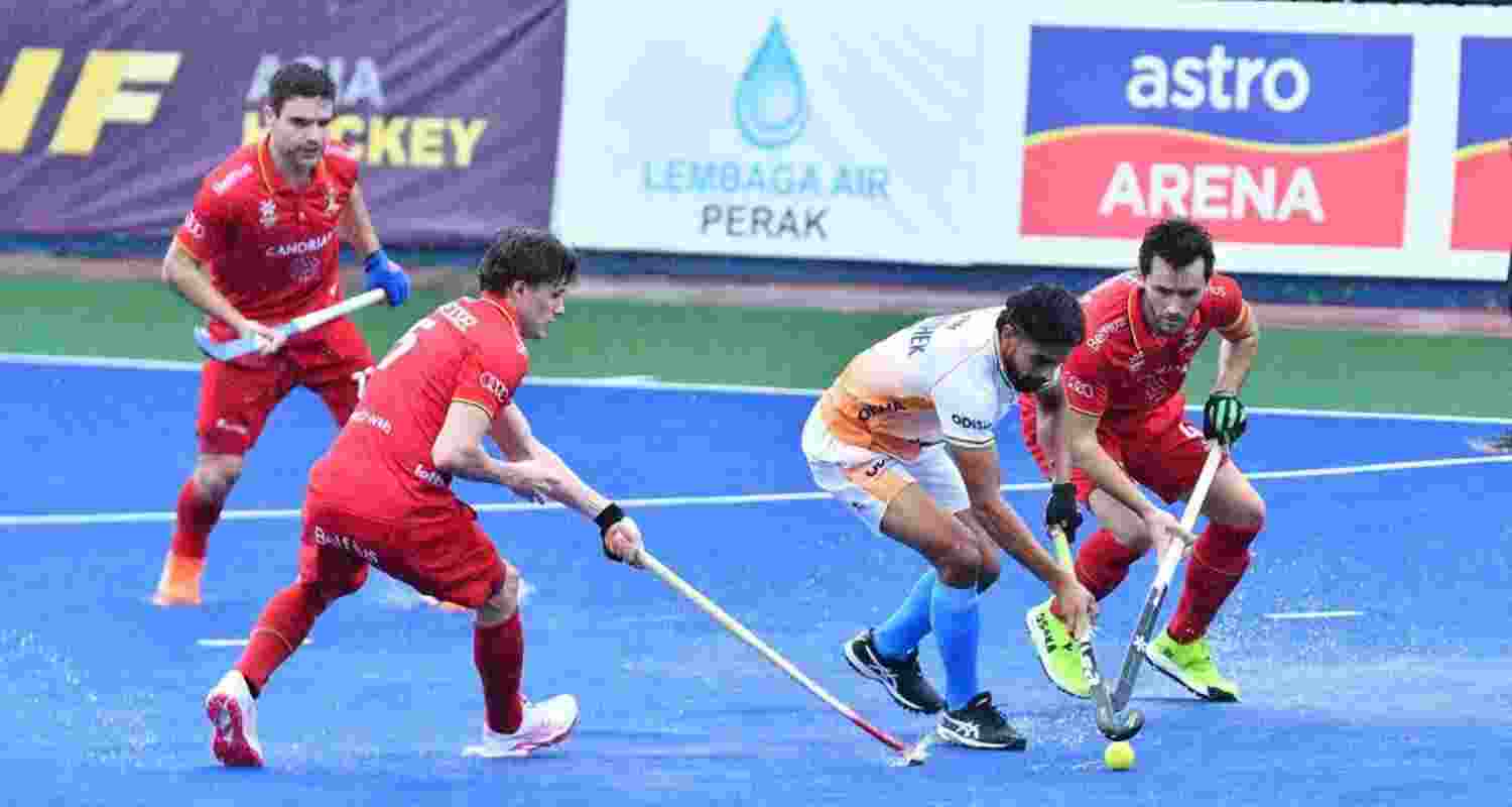 A determined India weathered the early pressure, but could not consolidate on their chances.