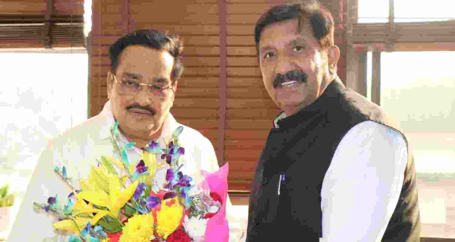 HP Deputy Chief Minister Mukesh Agnihotri met Union Jal Shakti Minister CR Patil in Delhi on Monday. 